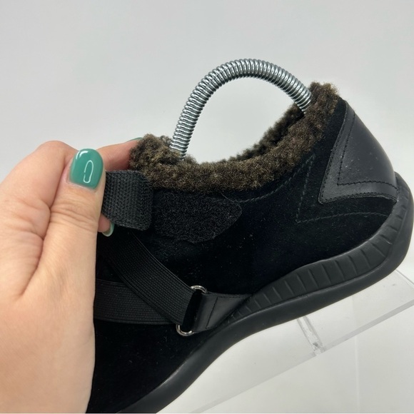 Stuart Weitzman Women's Leanto Black Suede Slip-On Fur Trim Flats Size 9 - Picture 5 of 16